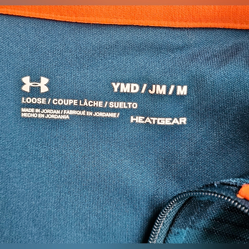 (2) Boys Under Armour HeatGear 1/4 Zips - Picture 3 of 4